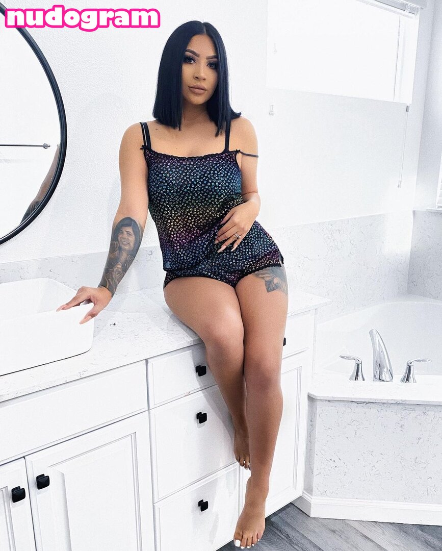 Evettexo Гола изтичане OnlyFans снимка 34 - Nudogram v2.1