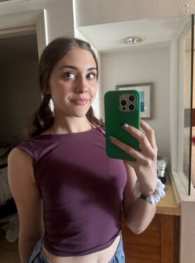 f_iona Procurena gola OnlyFans fotografija 39