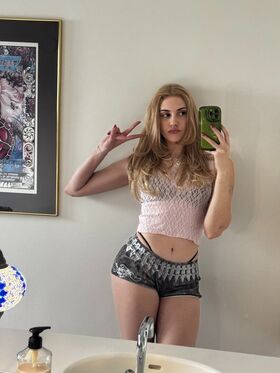 f_iona Procurena gola OnlyFans fotografija 72