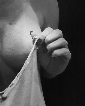 Fabi Laranjeira Nude Leaks OnlyFans Photo 15
