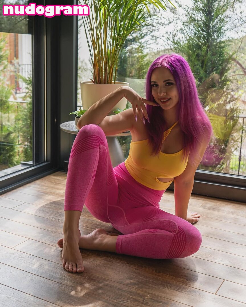 Fairy Elfie  fairy__elfie  fairy_elfie  fairyelfie  https: Vuotaneet  alastonkuvat OnlyFans-kuva 27 - Nudogram v2.1