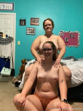 Faith And Courtney Nude Leaks OnlyFans Photo 23
