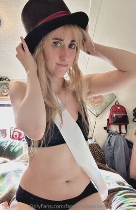 FandomReactions รูป OnlyFans เปลือยรั่วไหล 261