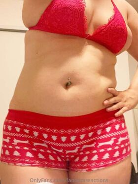 FandomReactions รูป OnlyFans เปลือยรั่วไหล 274