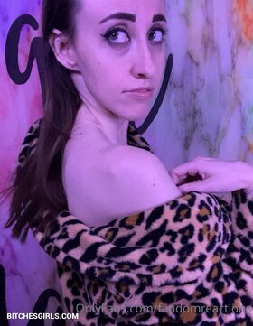 FandomReactions รูป OnlyFans เปลือยรั่วไหล 282