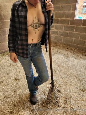 Farm Girl Lacy Nude Leaks OnlyFans Photo 17