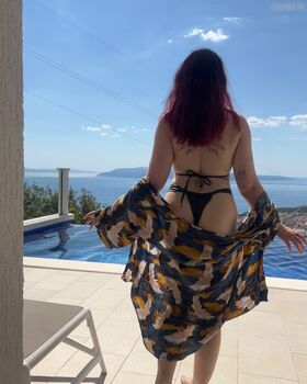 Feedeline Ảnh OnlyFans khỏa thân rò rỉ 450