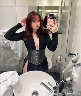 Feedeline Ảnh OnlyFans khỏa thân rò rỉ 464