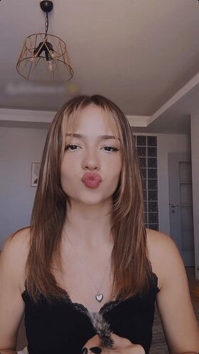 Feride Özdinç Nude Leaks OnlyFans Photo 48