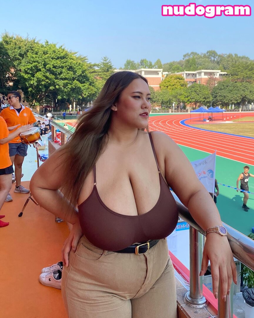 Chayada Dulyasatien's flawless figure