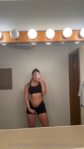 FitLifeWith.Em Nude Leaks OnlyFans Photo 22