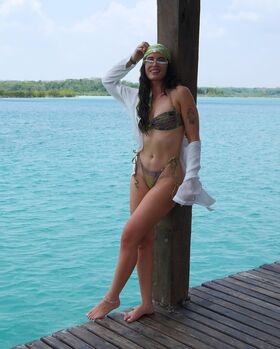 Fletcher Procurena gola OnlyFans fotografija 34