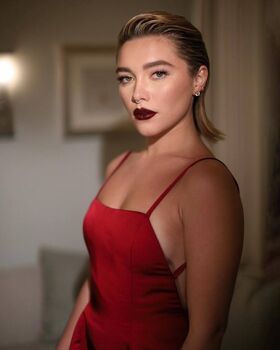 Florence Pugh Nude Leaks OnlyFans Photo 37