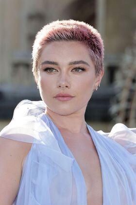 Florence Pugh Nude Leaks OnlyFans Photo 203