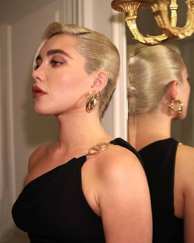 Florence Pugh Nude Leaks OnlyFans Photo 298