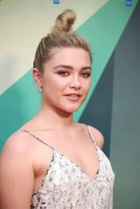 Florence Pugh Nude Leaks OnlyFans Photo 344