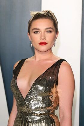 Florence Pugh Nude Leaks OnlyFans Photo 360