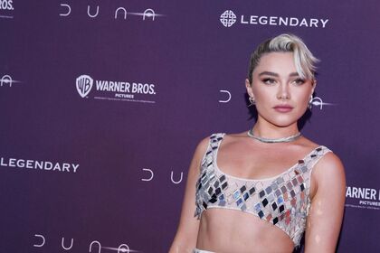 Florence Pugh Nude Leaks OnlyFans Photo 384