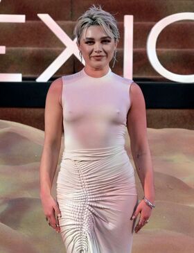 Florence Pugh Nude Leaks OnlyFans Photo 387