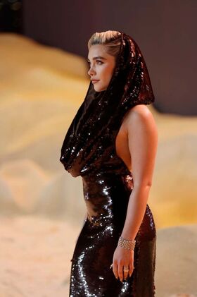 Florence Pugh Nude Leaks OnlyFans Photo 406