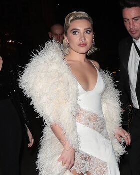 Florence Pugh Nude Leaks OnlyFans Photo 425