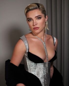 Florence Pugh Nude Leaks OnlyFans Photo 428