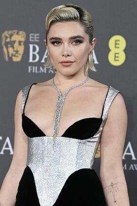 Florence Pugh Nude Leaks OnlyFans Photo 441