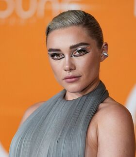 Florence Pugh Nude Leaks OnlyFans Photo 463
