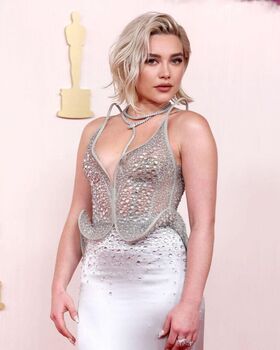 Florence Pugh Nude Leaks OnlyFans Photo 492