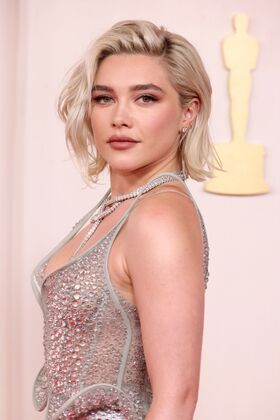 Florence Pugh Nude Leaks OnlyFans Photo 509