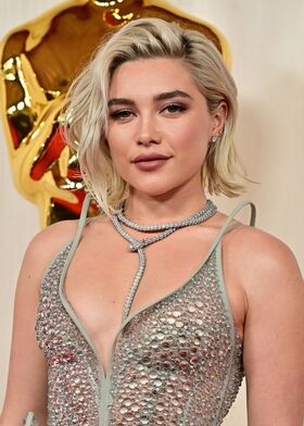 Florence Pugh Nude Leaks OnlyFans Photo 524
