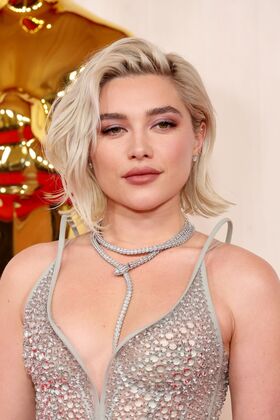 Florence Pugh Nude Leaks OnlyFans Photo 554
