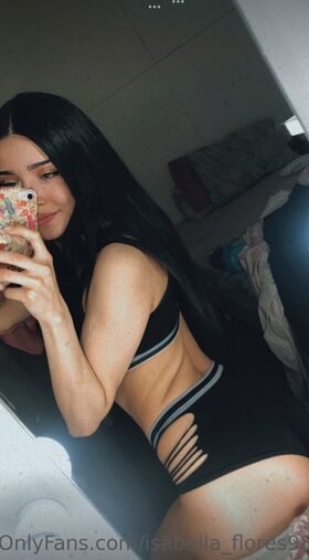 Flores_Isabella98 Nude Leaks OnlyFans Photo 9