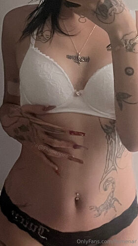 flumenar Fotografie scursă ilegal OnlyFans dezbrăcată 20