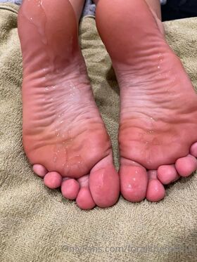 forallthefeetfun Nude Leaks OnlyFans Photo 17