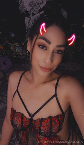 foreignrose415 Nøgne lækkede OnlyFans foto 7