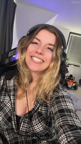 FormulaLena Photo divulguée nue OnlyFans 106