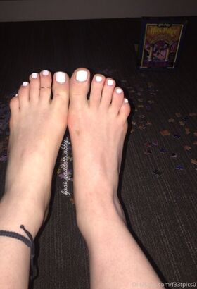 freckled_feet