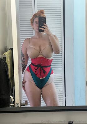 freepoppy Uniknutá nahá OnlyFans fotografia 12