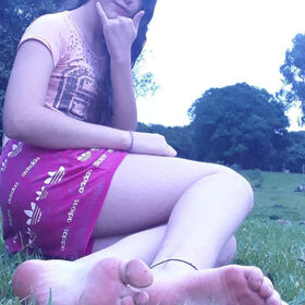 Friend's Pretty Feet Nude Leaks OnlyFans Photo 23