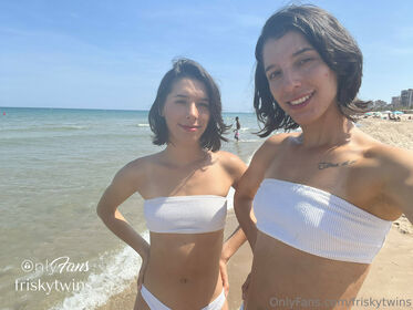 Frisky Twins Nude Leaks OnlyFans Photo 4