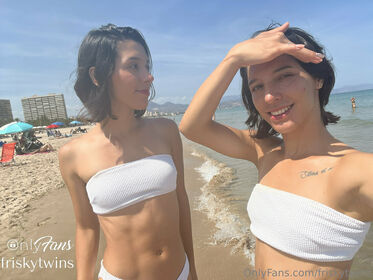 Frisky Twins Nude Leaks OnlyFans Photo 5
