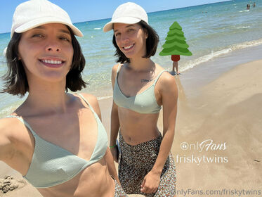 Frisky Twins Nude Leaks OnlyFans Photo 20
