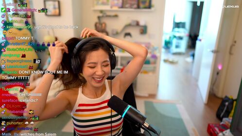 Fuslie Çıplak Sızdırılmış OnlyFans Fotoğrafı 569