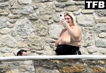 Gemma Collins Nude Leaks OnlyFans Photo 4