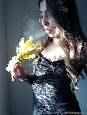 ginasmokingqueen