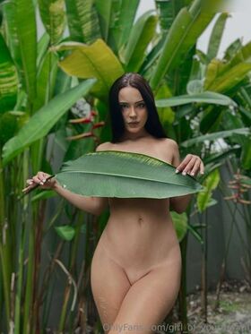 girl_of_yourdreams_ / song_of_blood