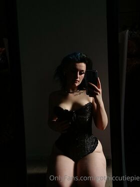 gothiccutiepie Nude Leaks OnlyFans Photo 34