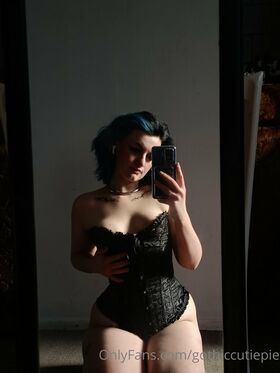 gothiccutiepie Nude Leaks OnlyFans Photo 41