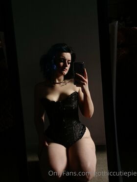 gothiccutiepie Nude Leaks OnlyFans Photo 44